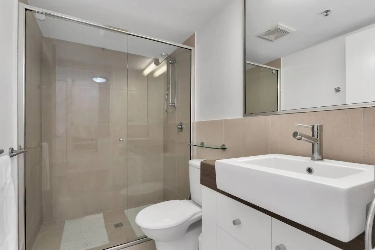 Apartment Coastal Chic In Heart Of Cairns With Rooftop Pool Australia